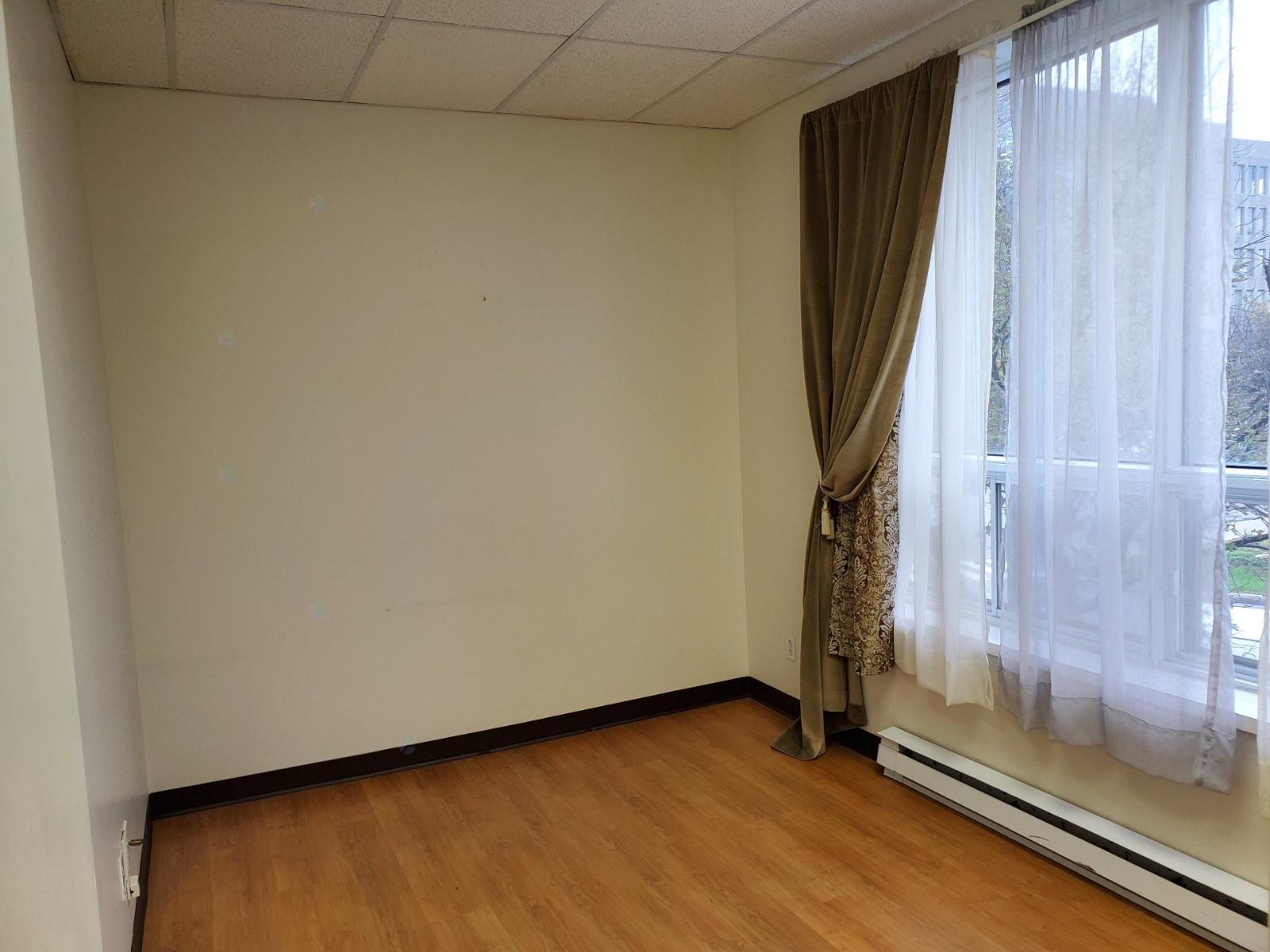 5050-5060 Ch. De La Côte-des-neiges Property Photo 2