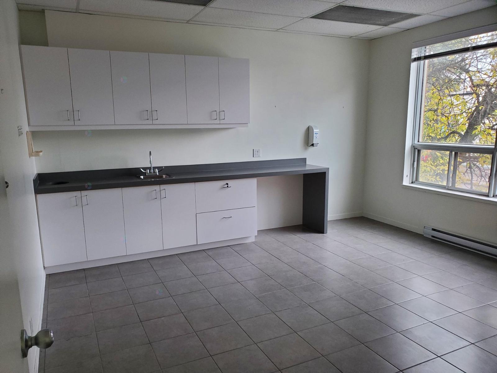 5050-5060 Ch. De La Côte-des-neiges Property Photo 16