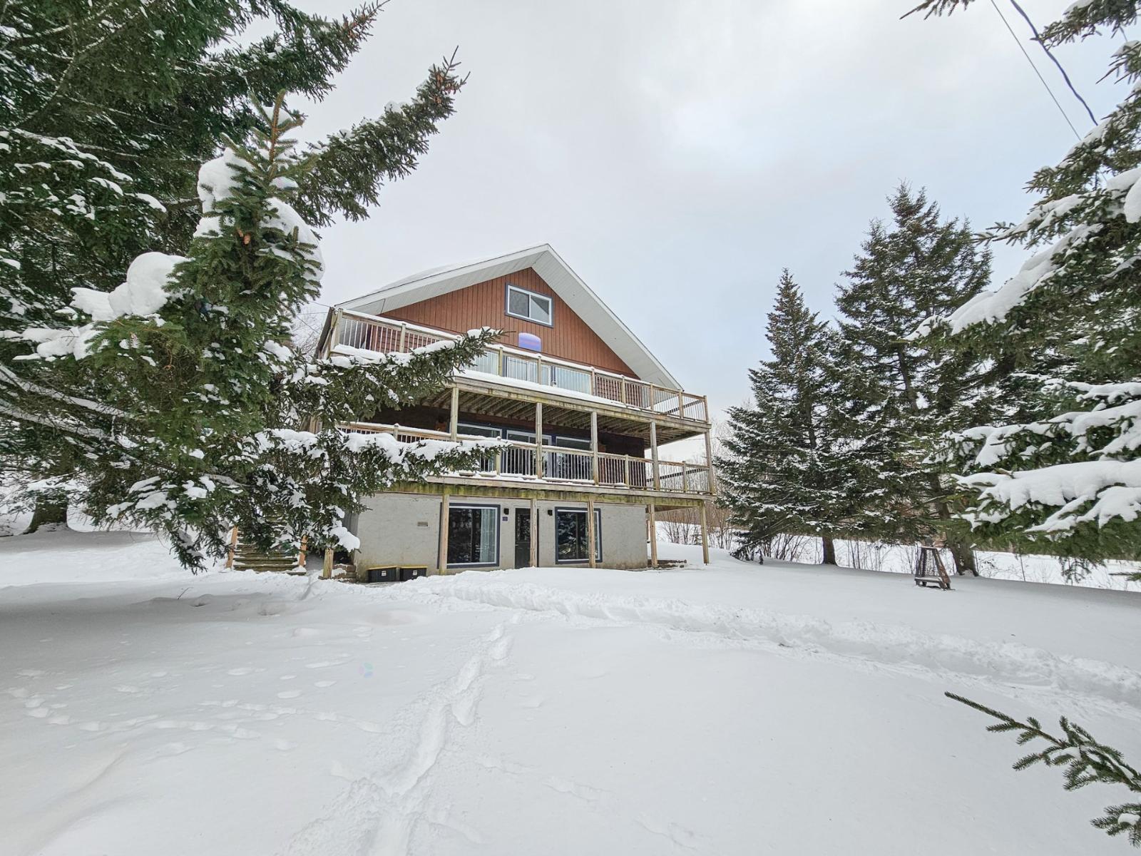 387 Rue Maple Property Photo 1
