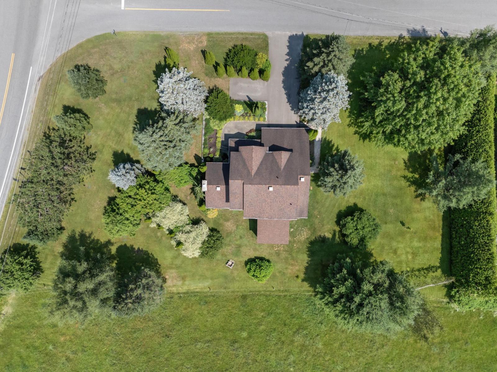 2658 Rue Bernier Property Photo 4