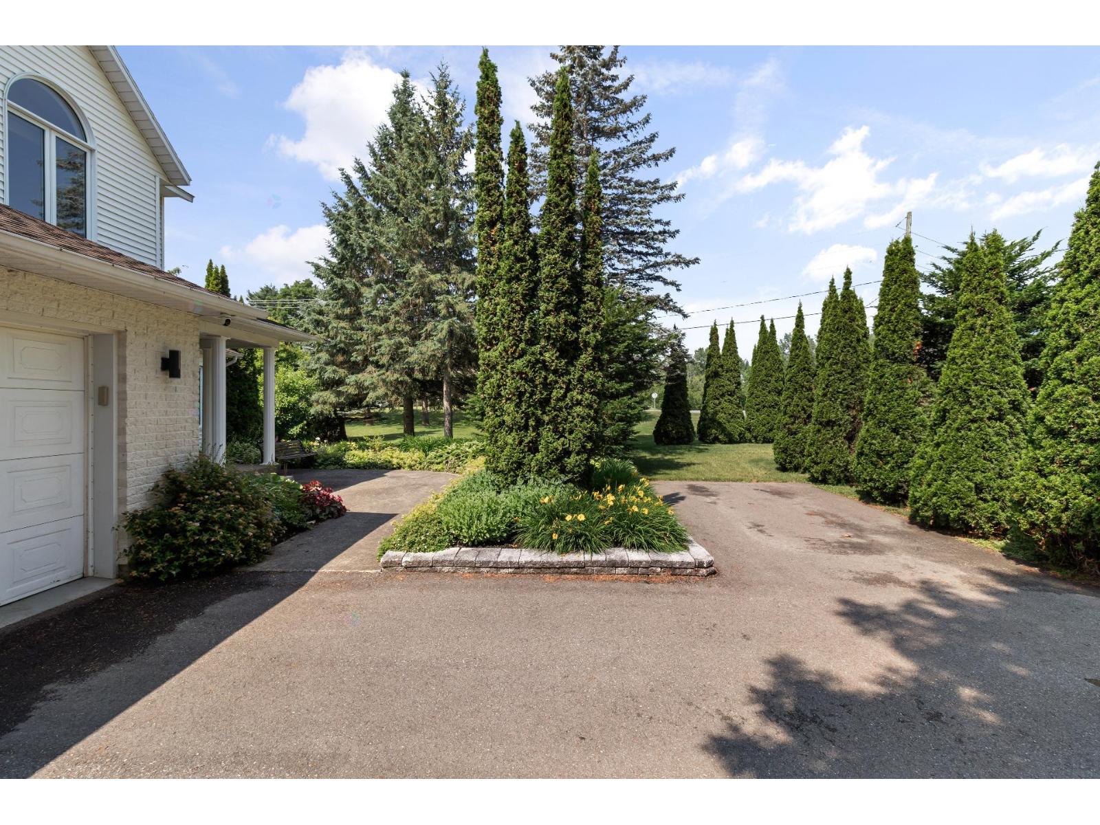 2658 Rue Bernier Property Photo 41