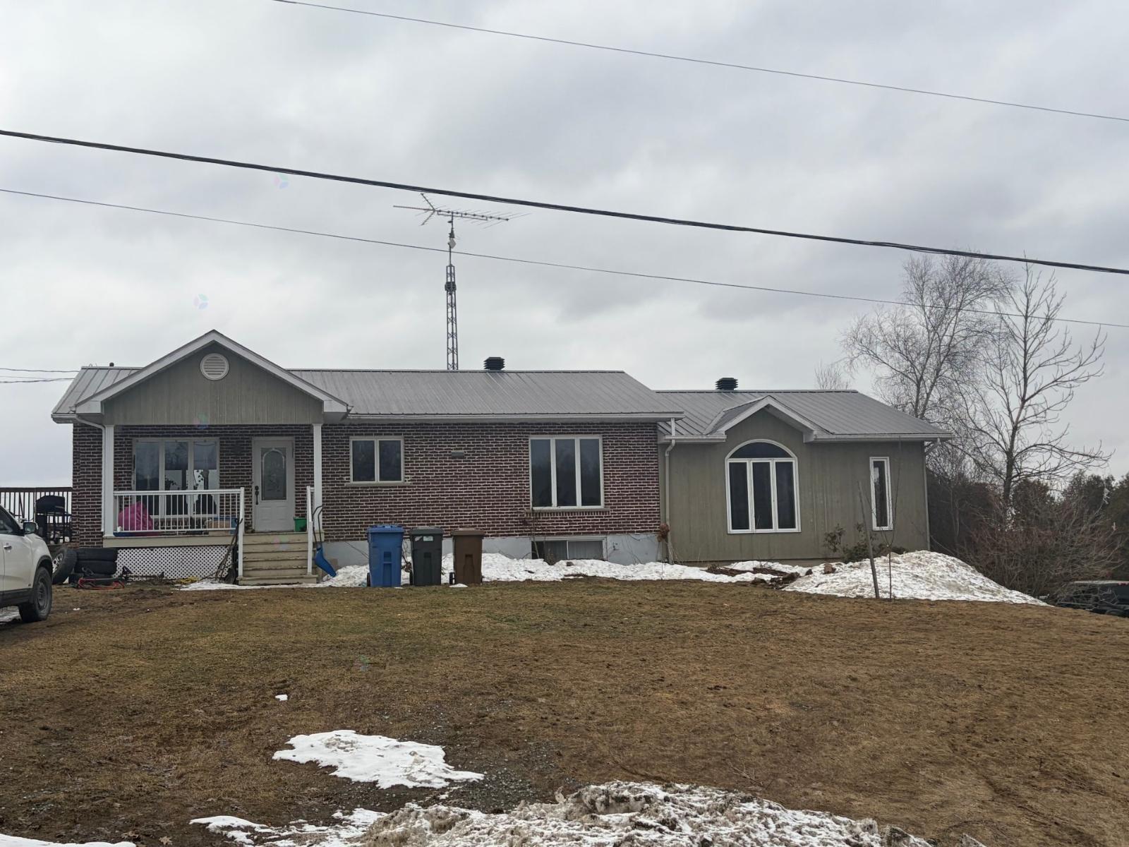 7230z Ch. Roberge Property Photo 14