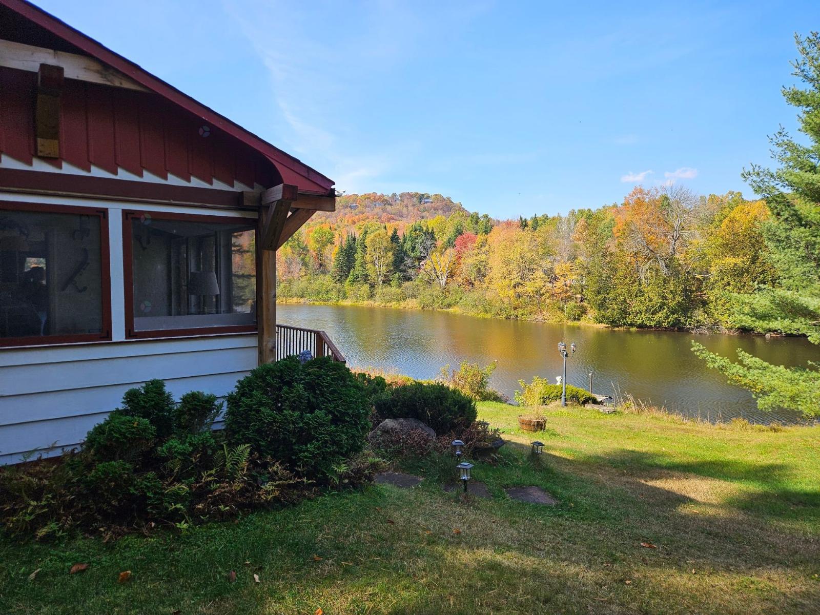 547 Ch. Du Lac-blondin Property Photo 1