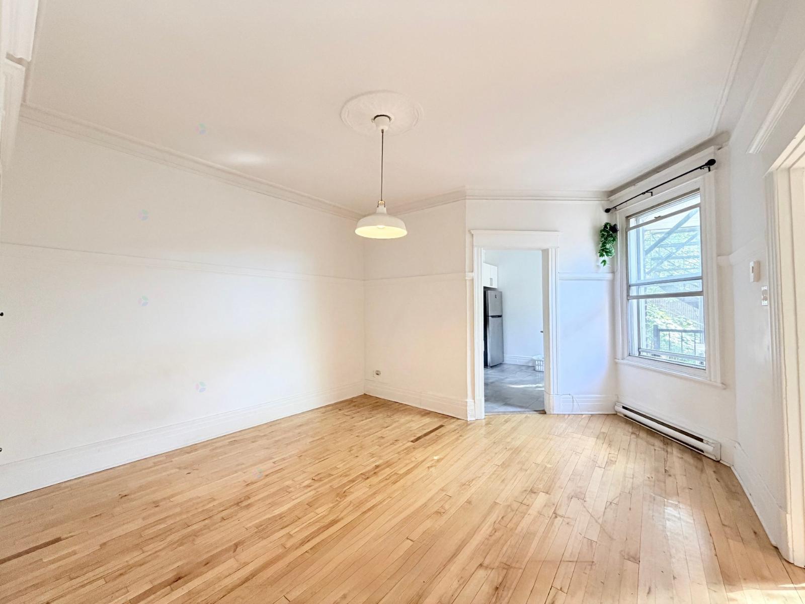 4362 Rue De Bordeaux Property Photo 3