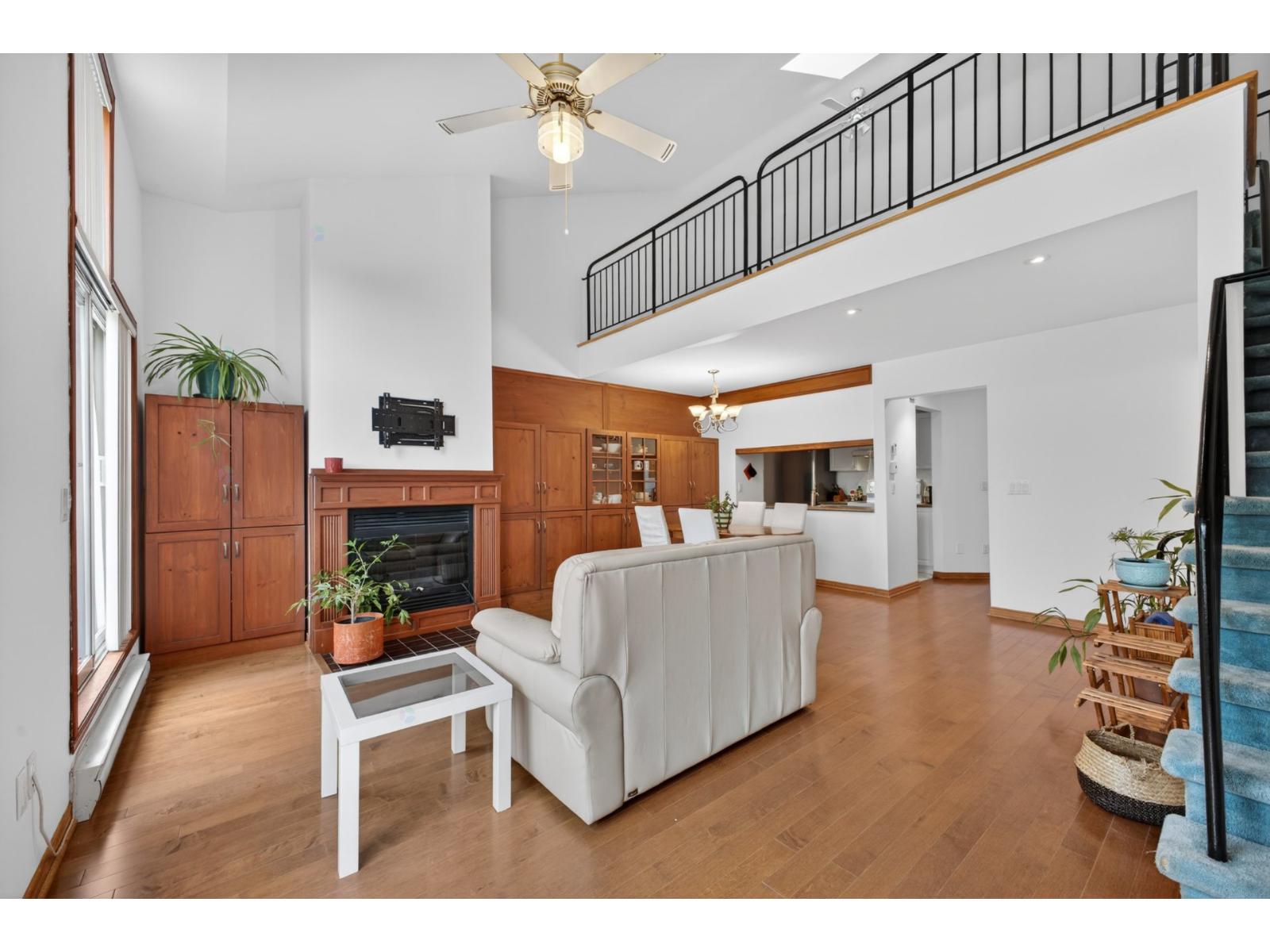 3385 Rue J.-a.-descarries Property Photo 11