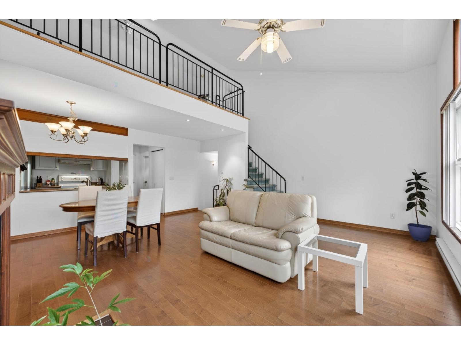 3385 Rue J.-a.-descarries Property Photo 12