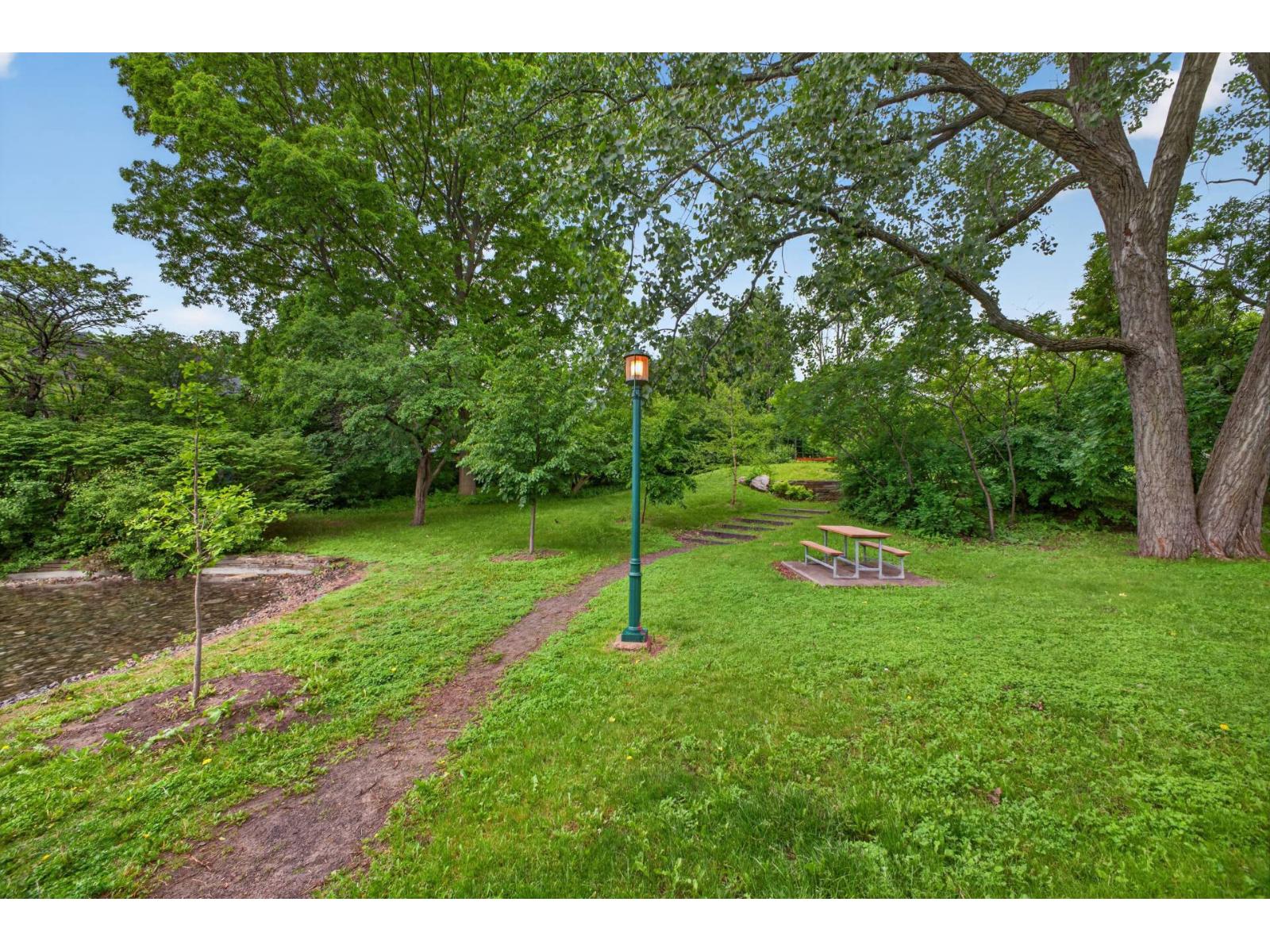 3385 Rue J.-a.-descarries Property Photo 27