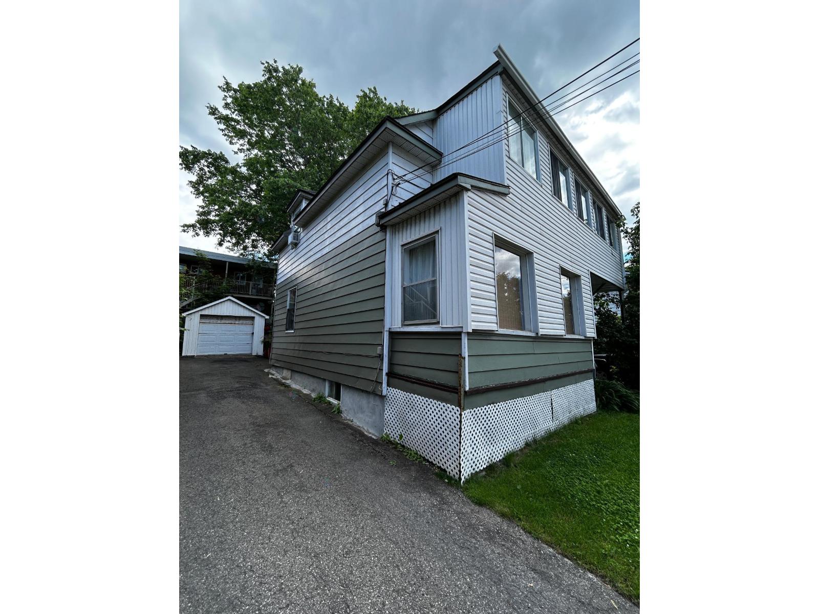 35-37 Rue Christie Property Photo 3