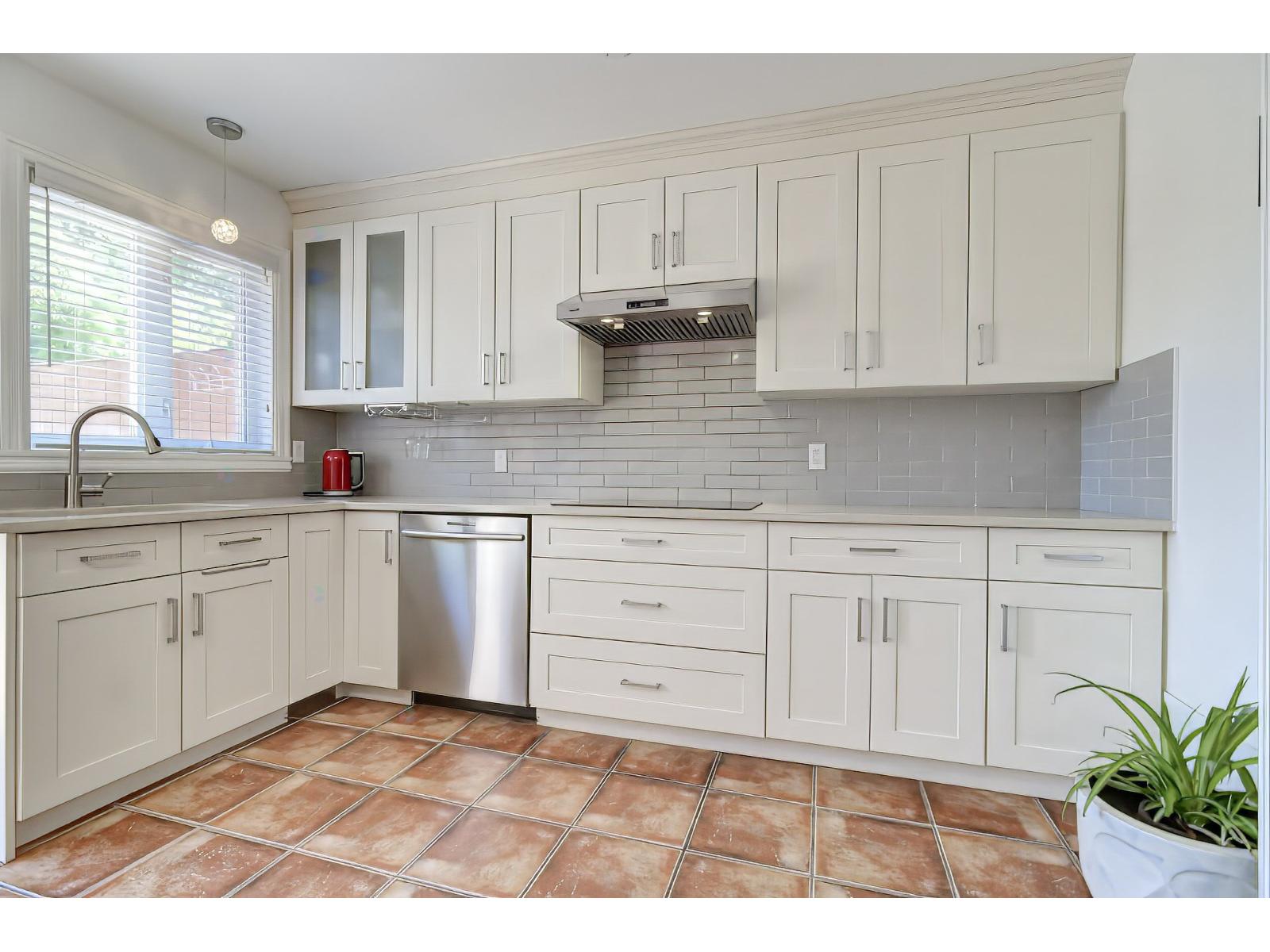 6220z Boul. Pie-ix Property Photo 9