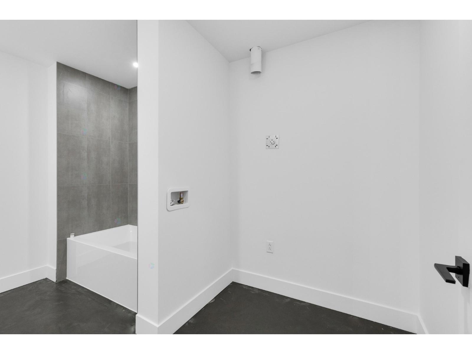 4750 Boul. Gouin E., #204 Property Photo 21
