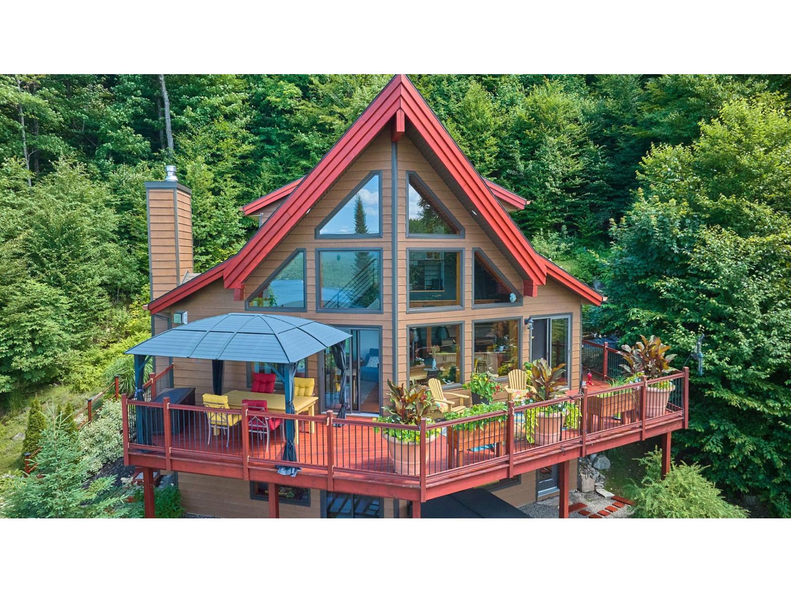 75 Ch. Du Mont-jasper Property Photo 1