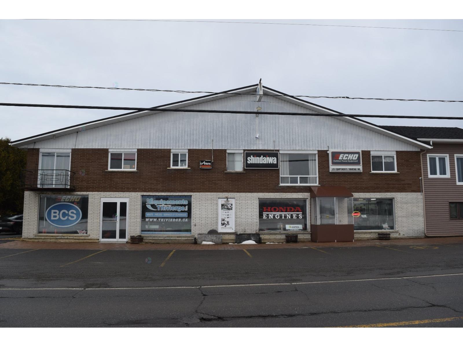 3280-3280b Ch. Tourville Property Photo 3