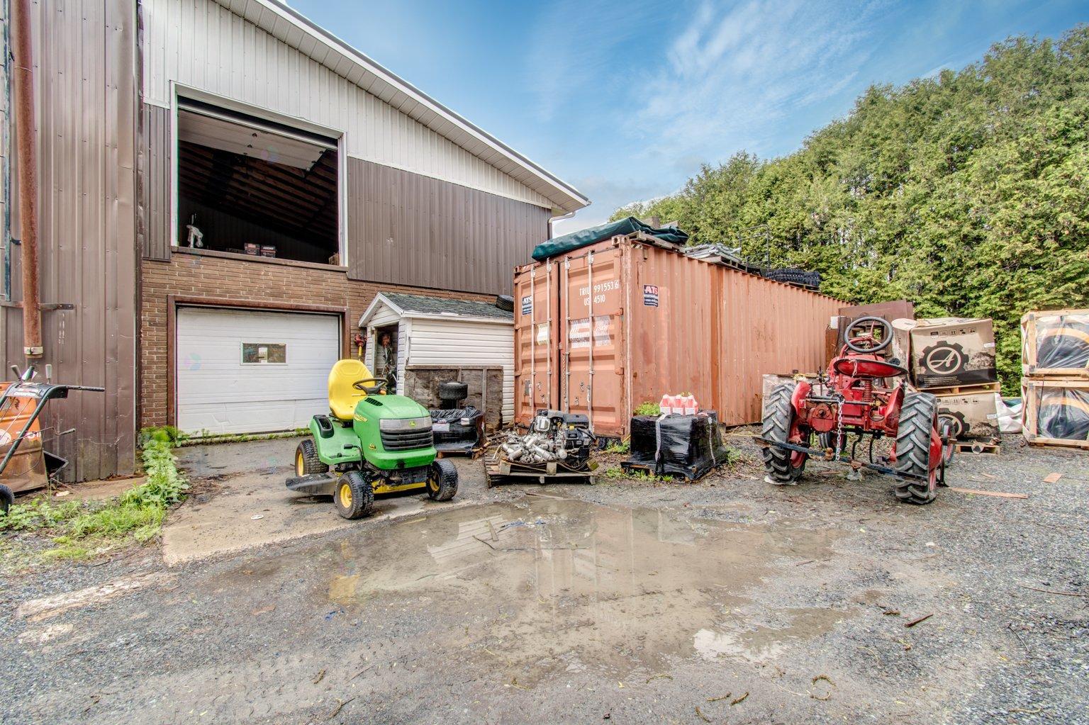 3280-3280b Ch. Tourville Property Photo 22