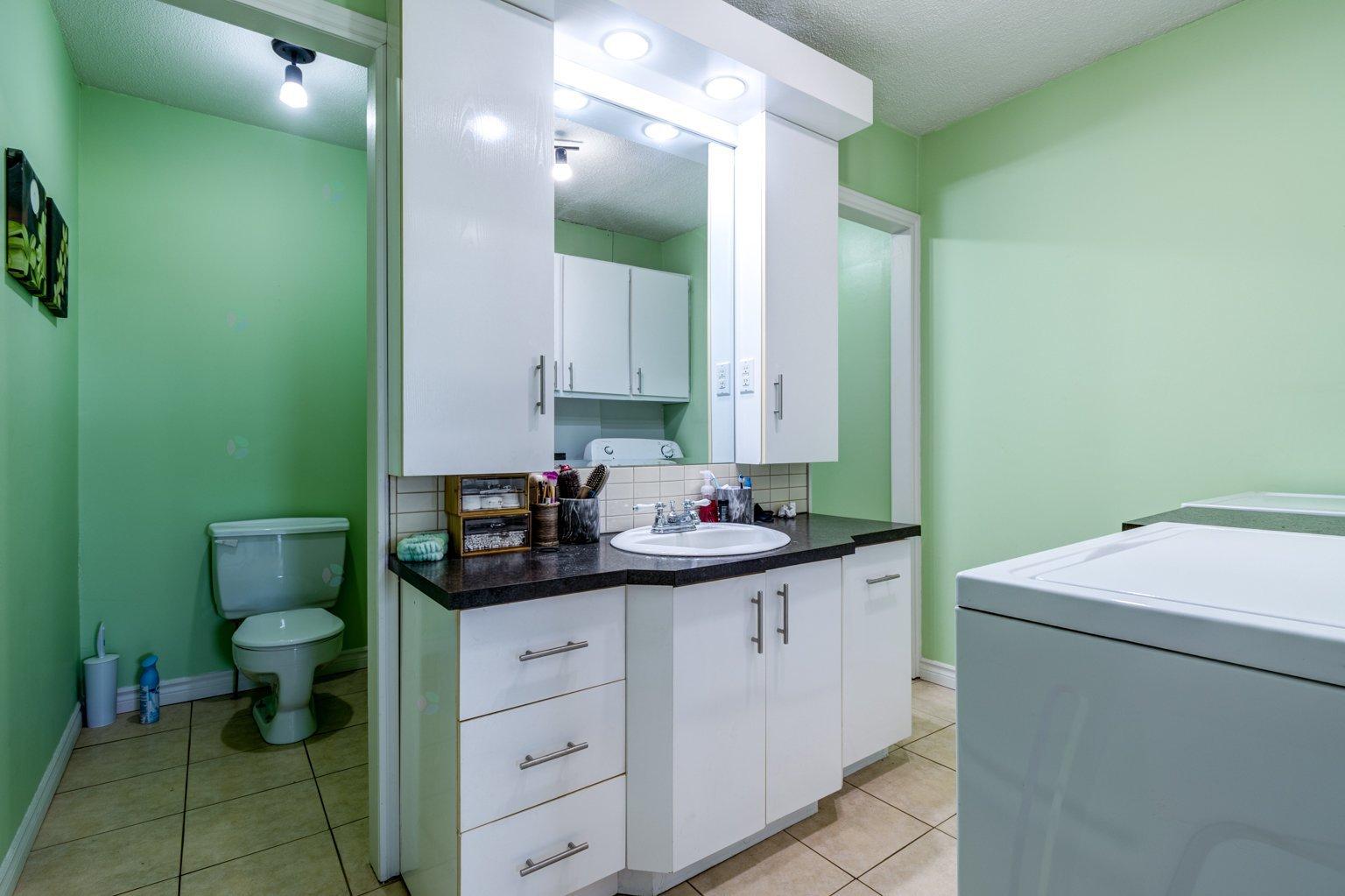 3280-3280b Ch. Tourville Property Photo 32