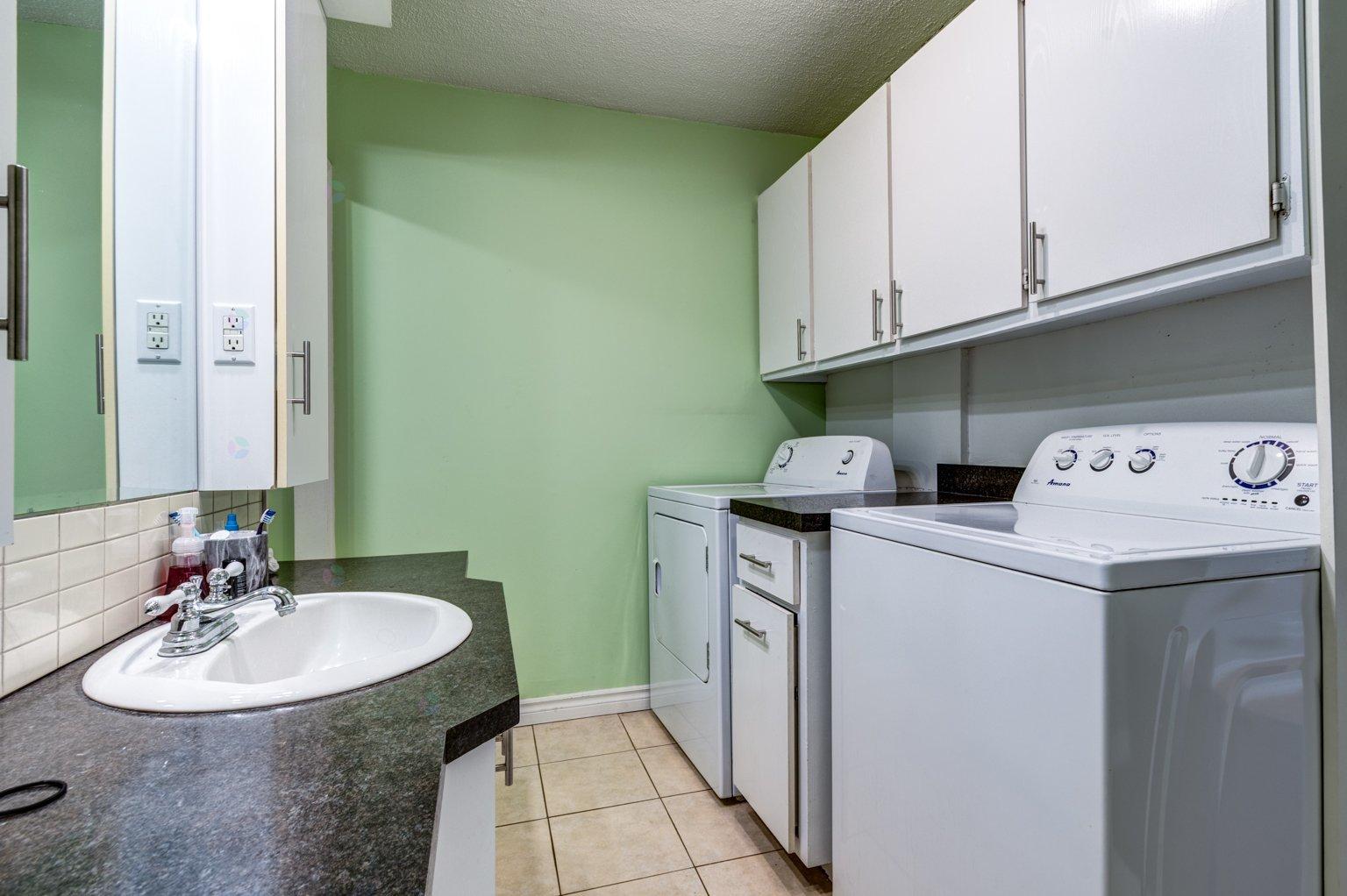 3280-3280b Ch. Tourville Property Photo 33
