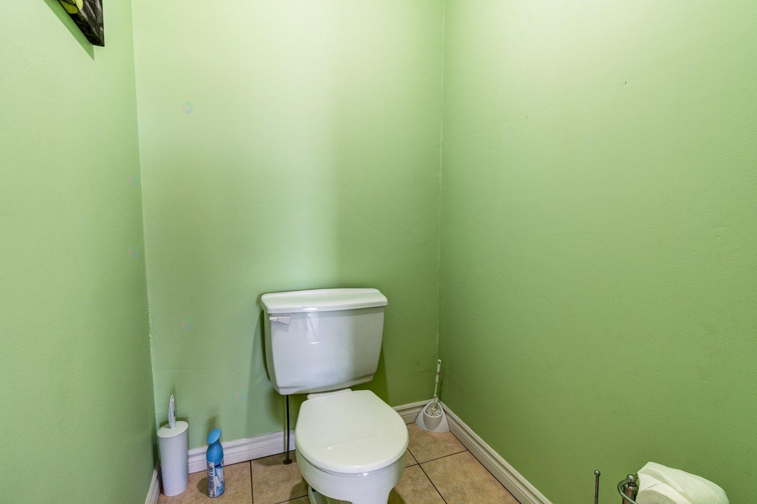 3280-3280b Ch. Tourville Property Photo 34
