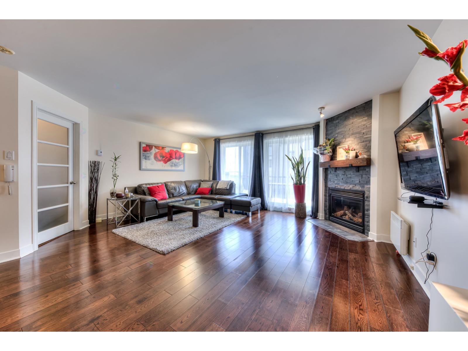 3945 Av. Colomb, #301
