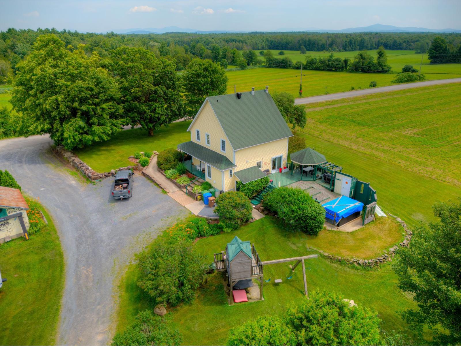 1336 Ch. Pilon Property Photo 4
