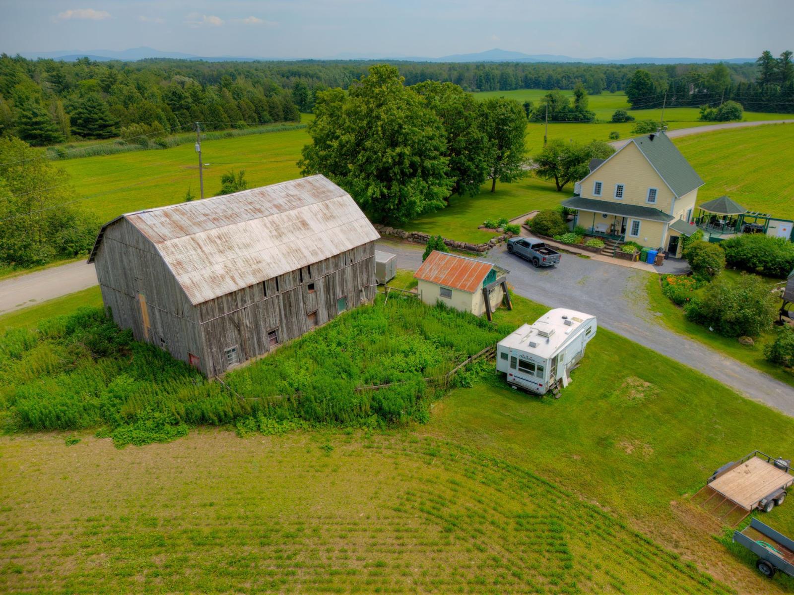 1336 Ch. Pilon Property Photo 6