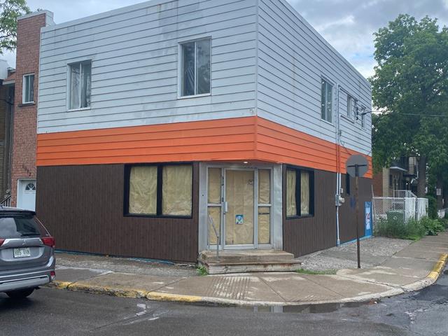 9090-9092 Av. Pierre-De Coubertin Property Photo 1