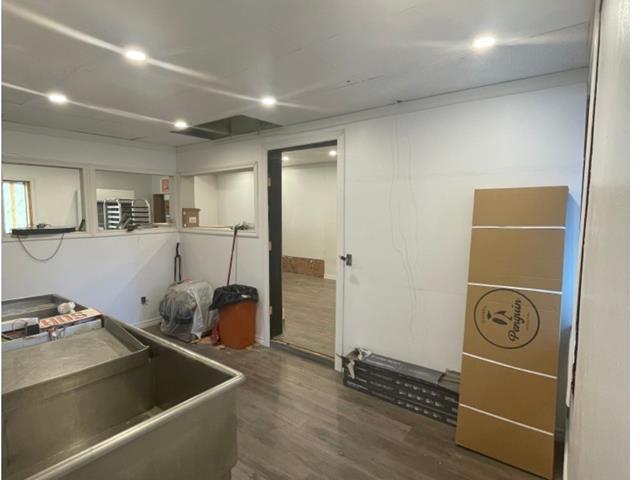 9090-9092 Av. Pierre-de Coubertin Property Photo 8