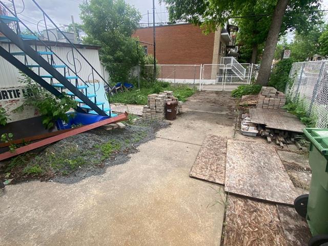 9090-9092 Av. Pierre-de Coubertin Property Photo 10