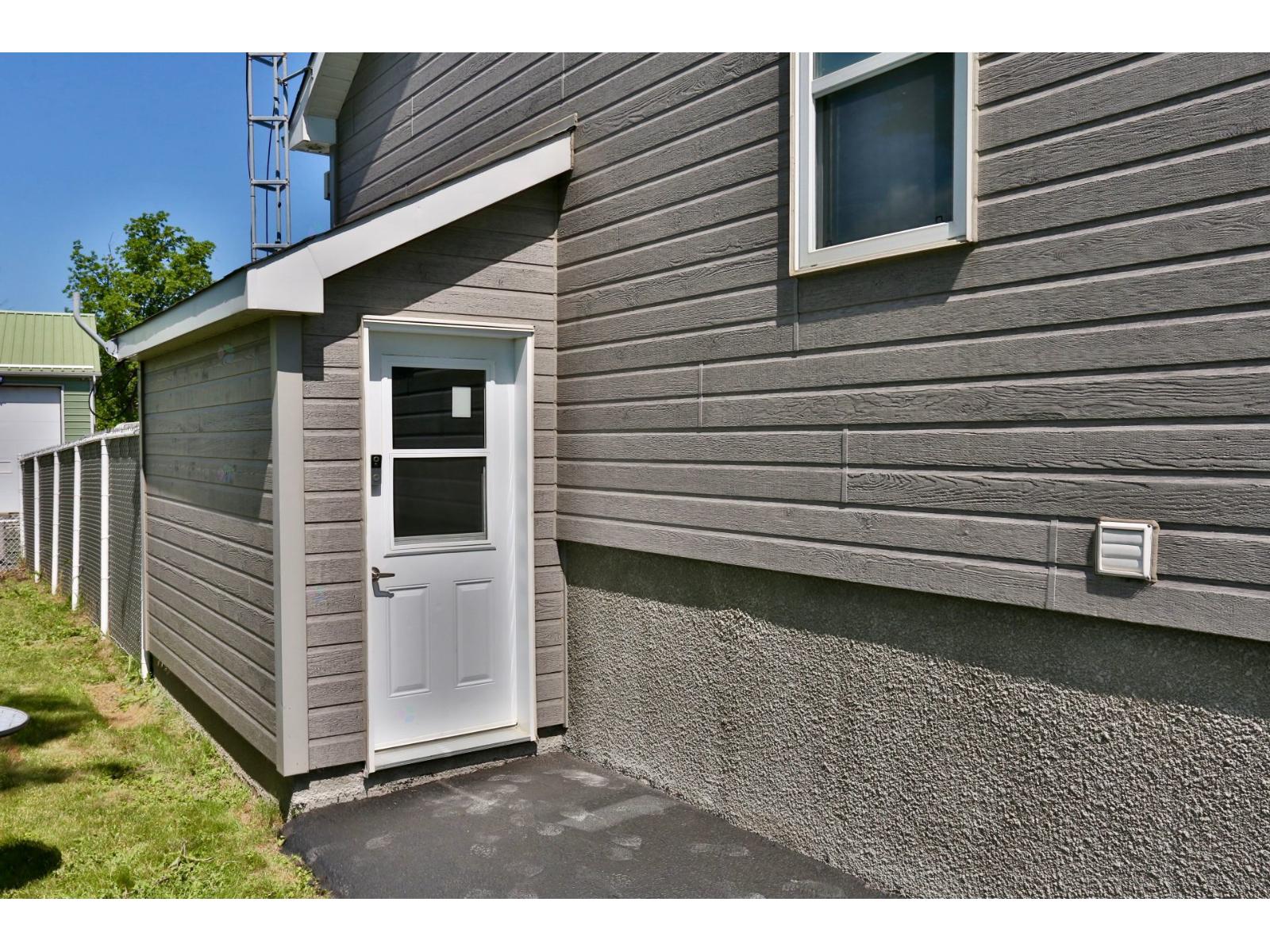 1406 Rue Principale Property Photo 34