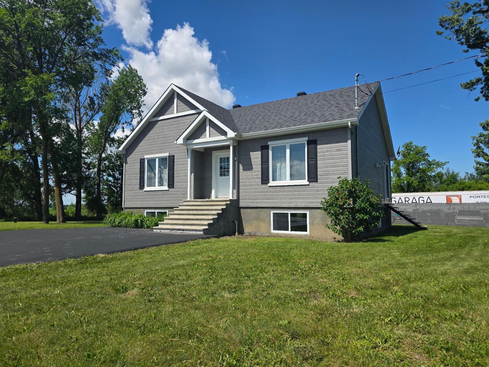 1406 Rue Principale Property Photo 46
