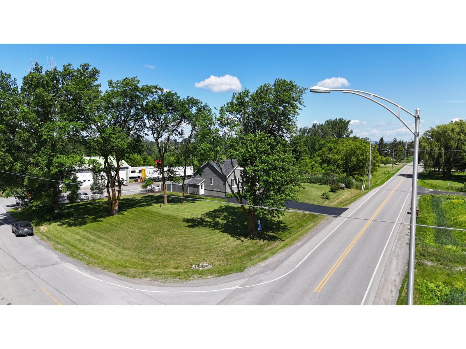 1406 Rue Principale Property Photo 47