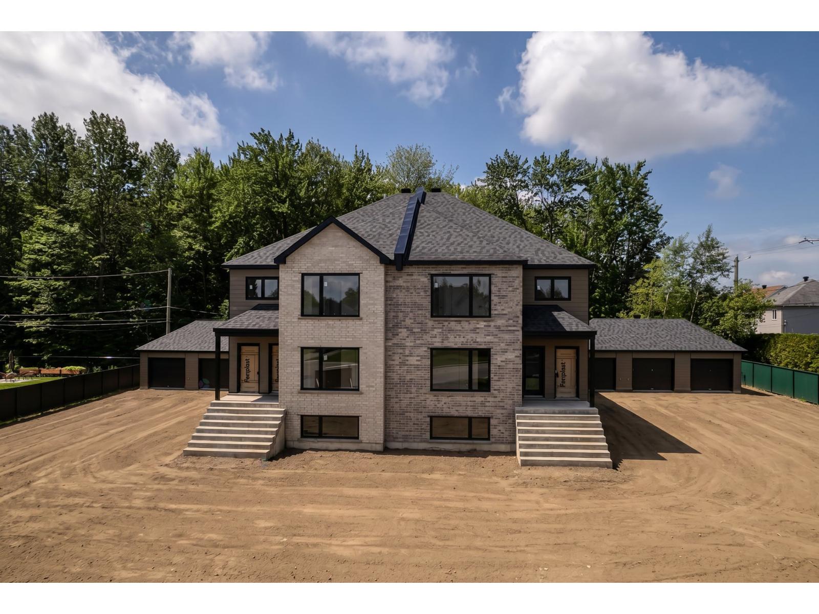 1606 Rue De La Soeur-Joseph-Émilien Property Photo 1