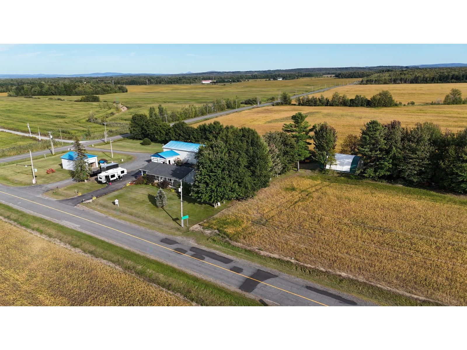 1175 Ch. Des Bouleaux Property Photo 3
