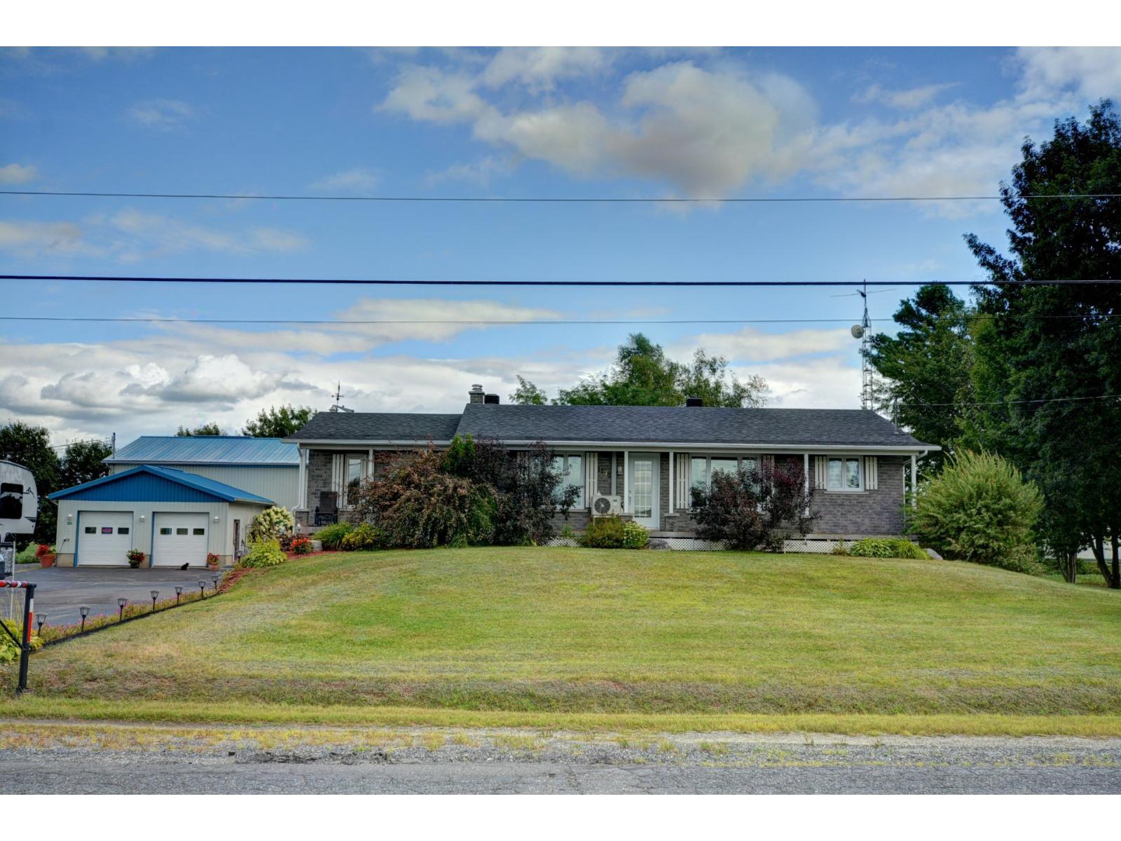 1175 Ch. Des Bouleaux Property Photo 5