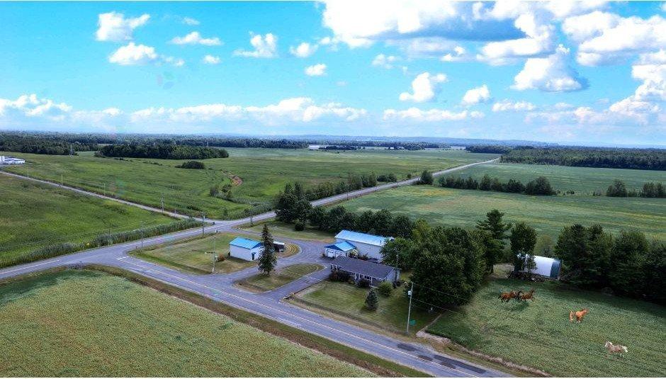 1175 Ch. Des Bouleaux Property Photo 10