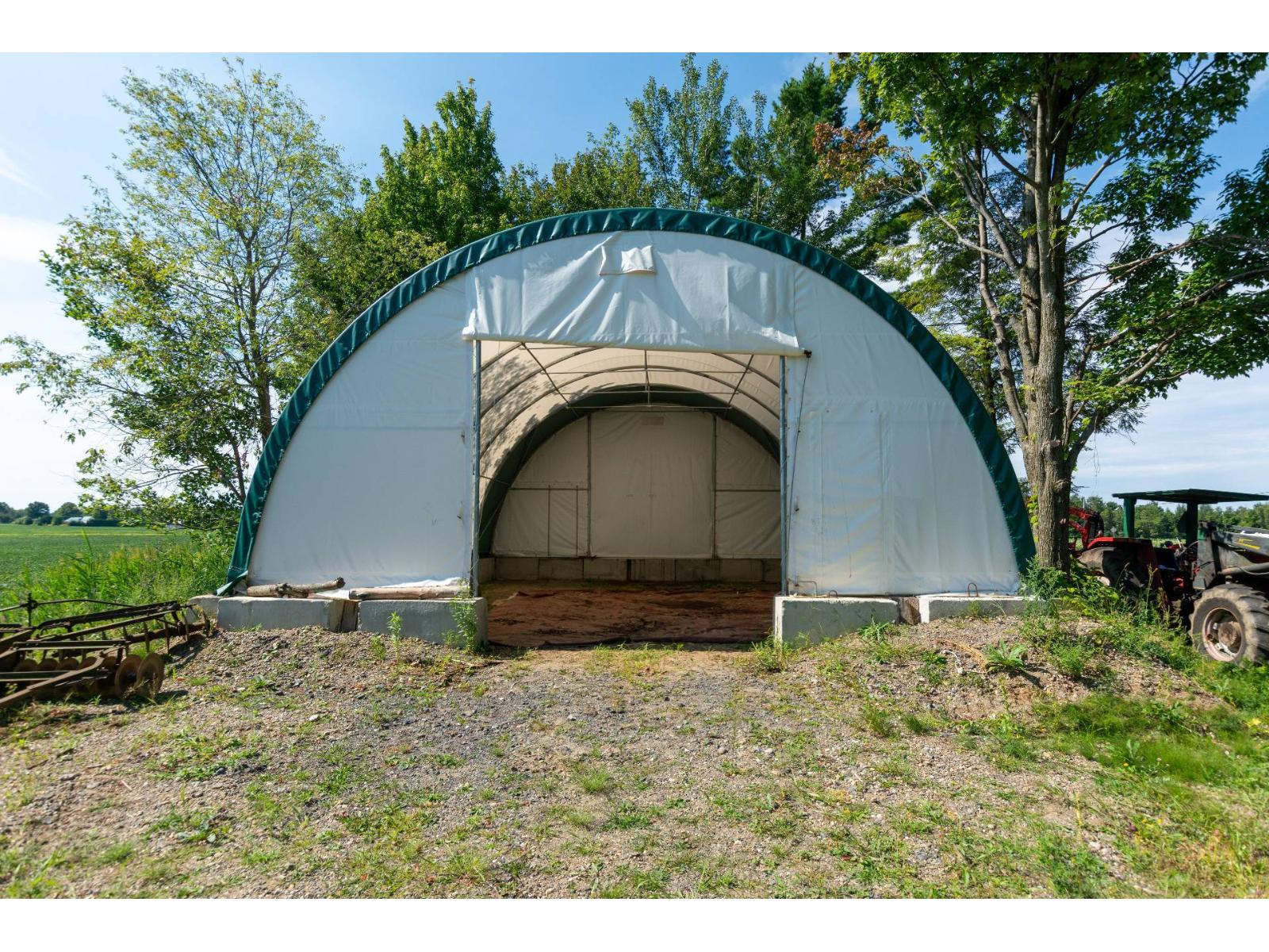 1175 Ch. Des Bouleaux Property Photo 11
