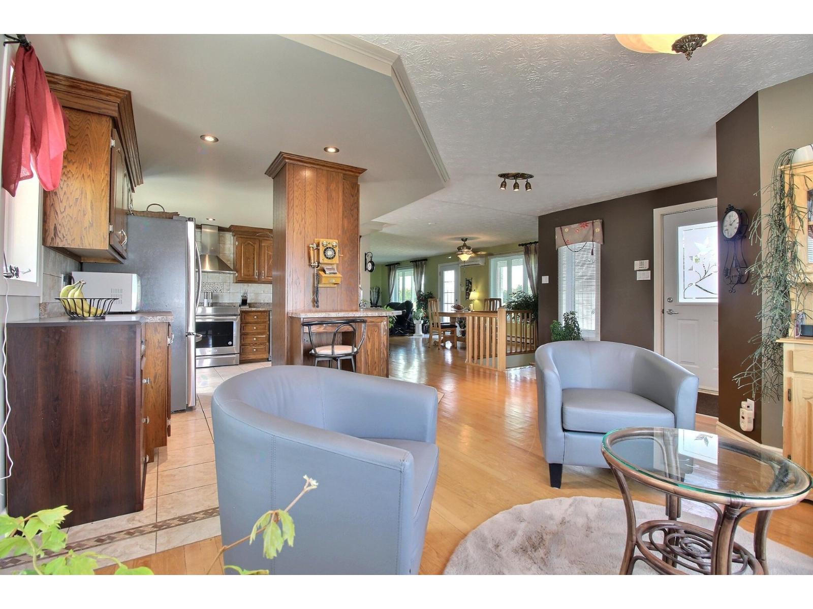 1175 Ch. Des Bouleaux Property Photo 18