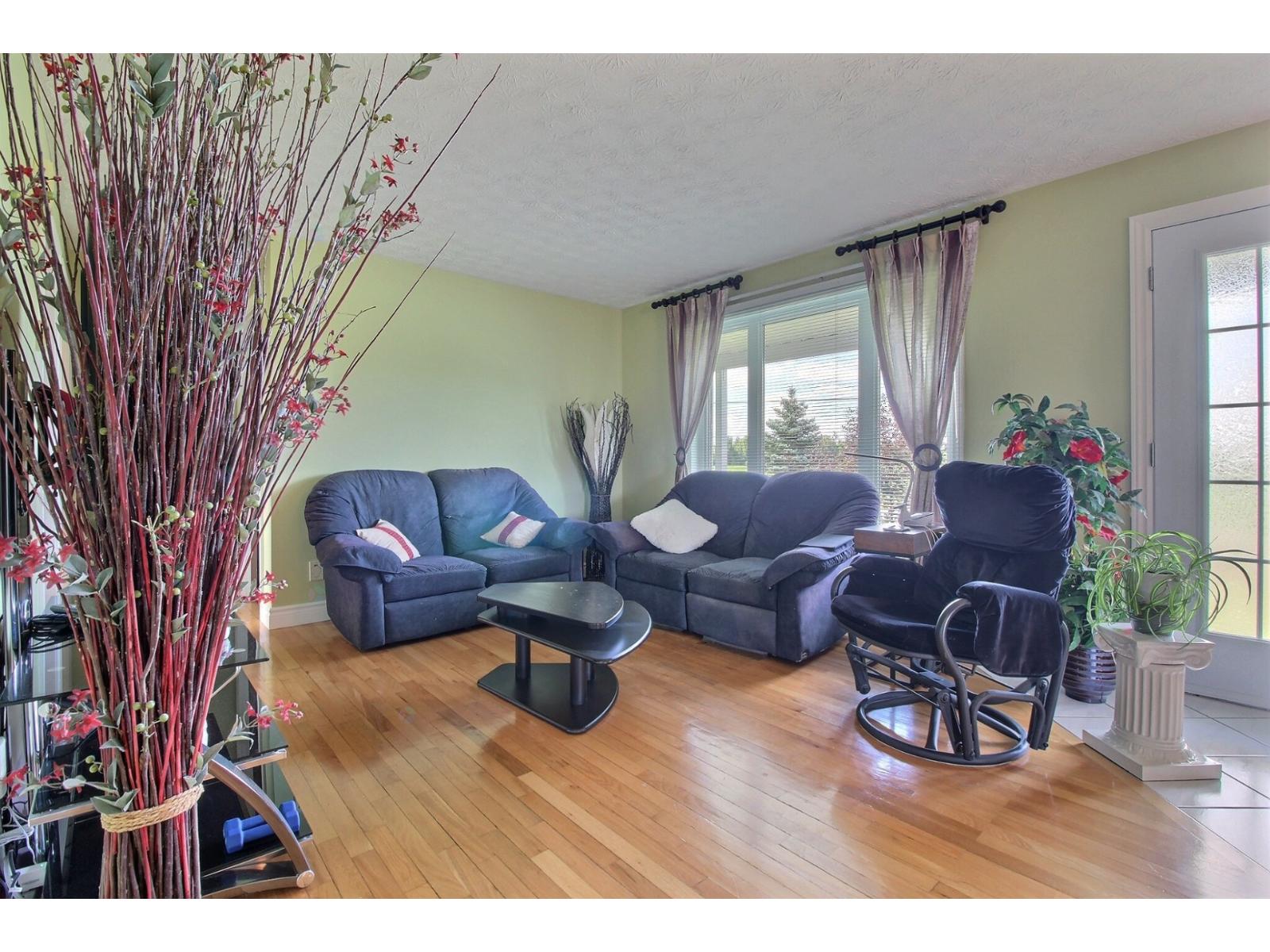 1175 Ch. Des Bouleaux Property Photo 28