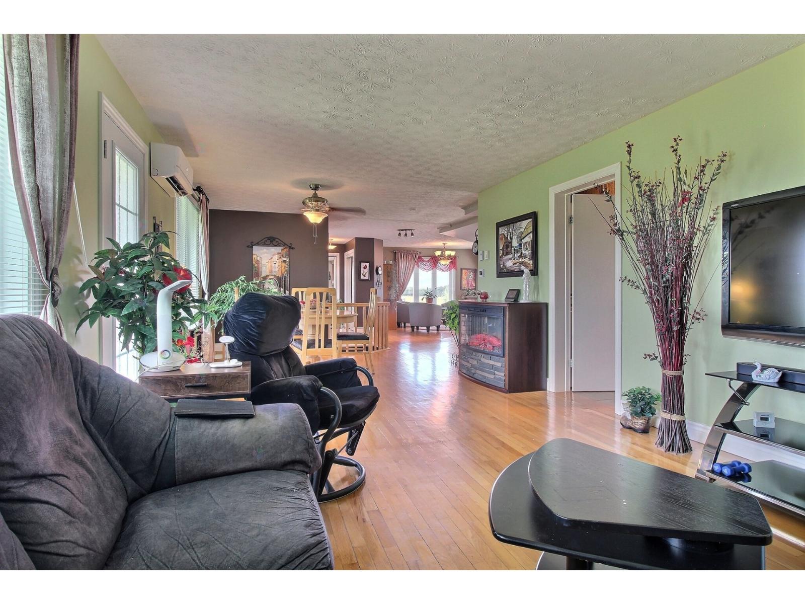 1175 Ch. Des Bouleaux Property Photo 30