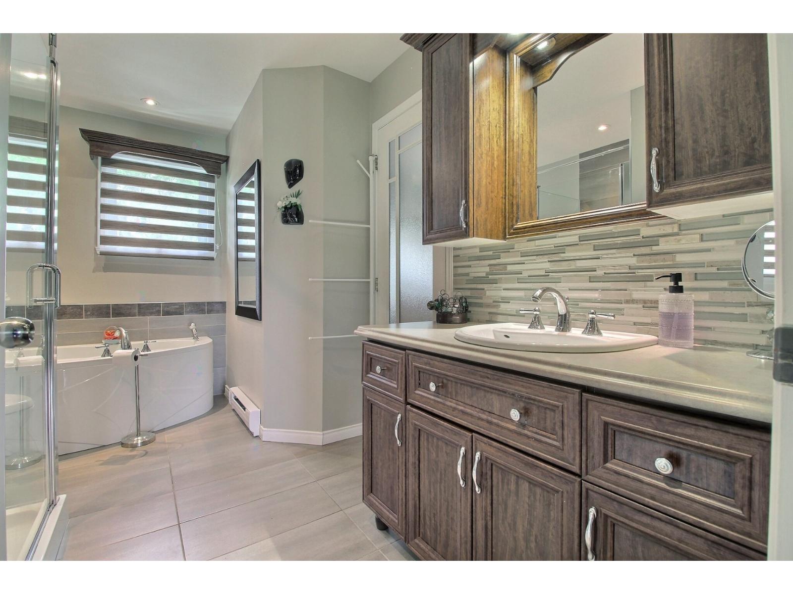 1175 Ch. Des Bouleaux Property Photo 31