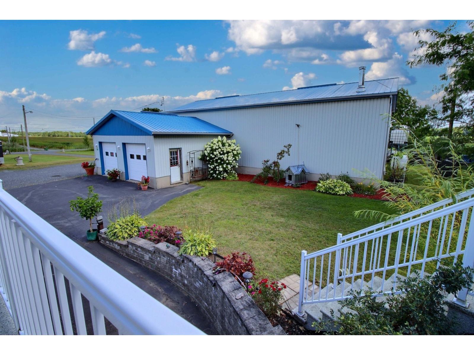 1175 Ch. Des Bouleaux Property Photo 59