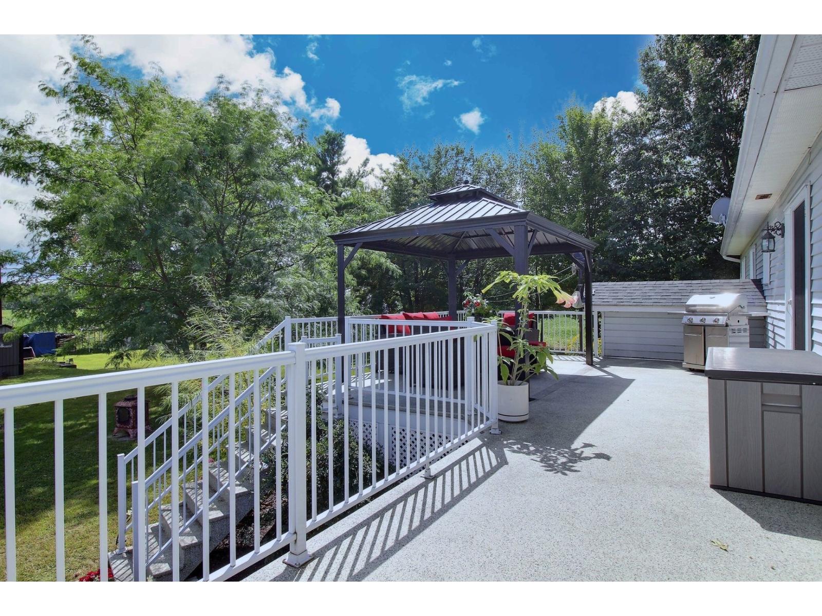 1175 Ch. Des Bouleaux Property Photo 73