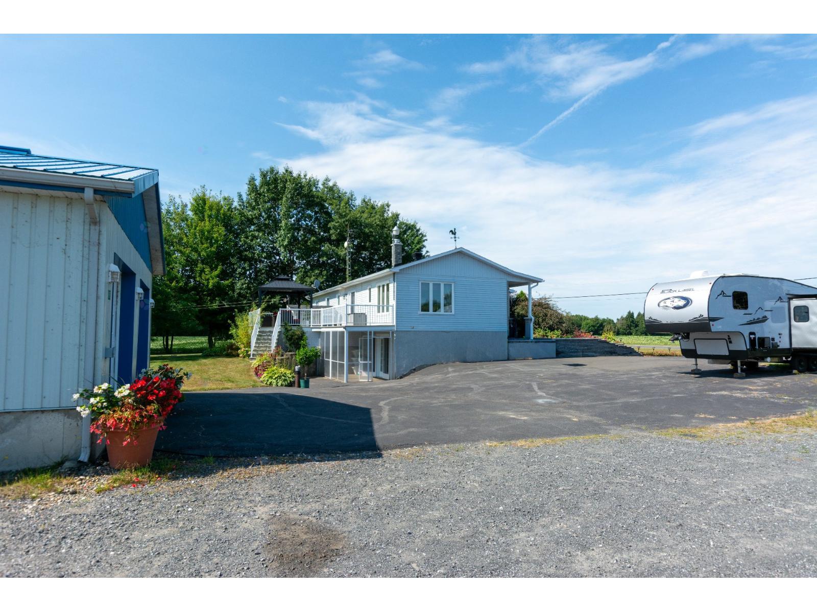 1175 Ch. Des Bouleaux Property Photo 76