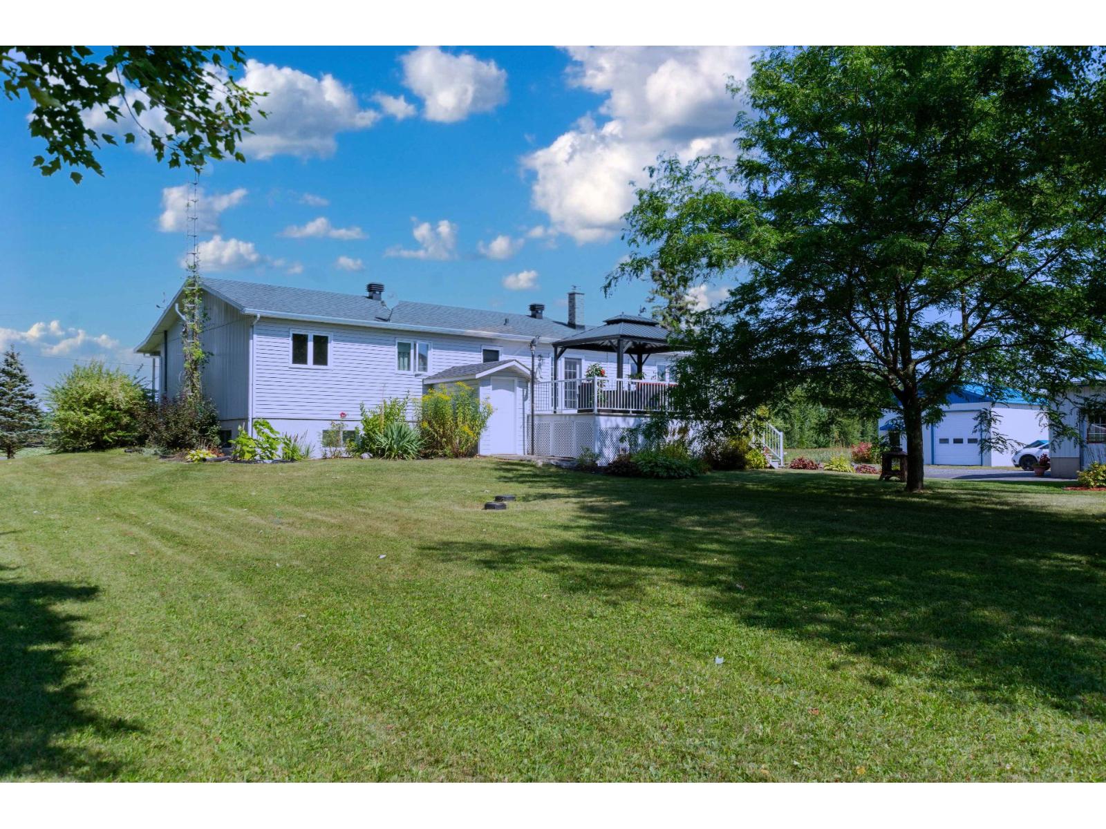 1175 Ch. Des Bouleaux Property Photo 77