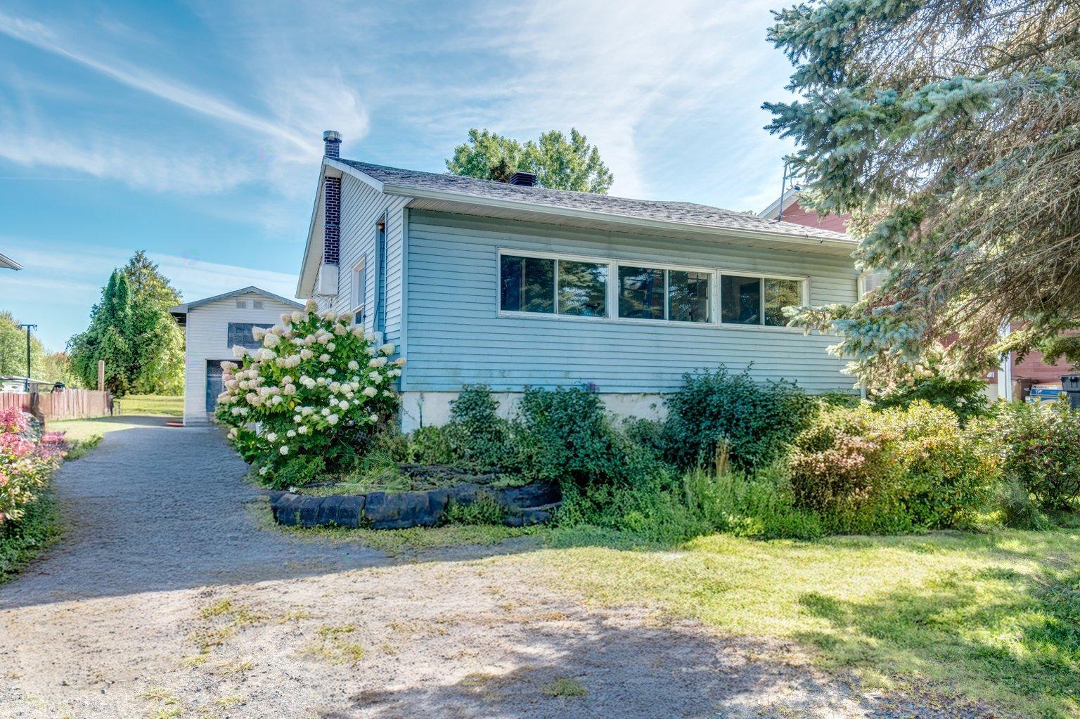 2632 Ch. Du Chenal-du-moine Property Photo 1