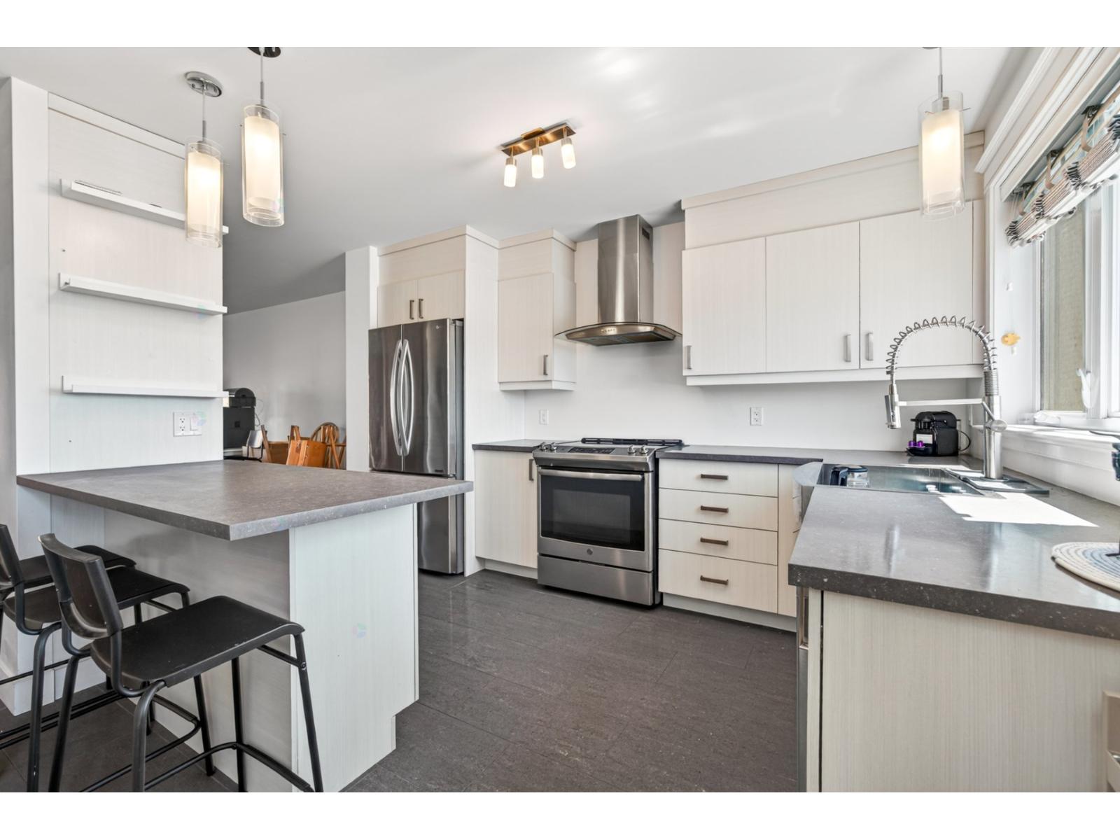 7576 Boul. Wilfrid-hamel, D Property Photo 5