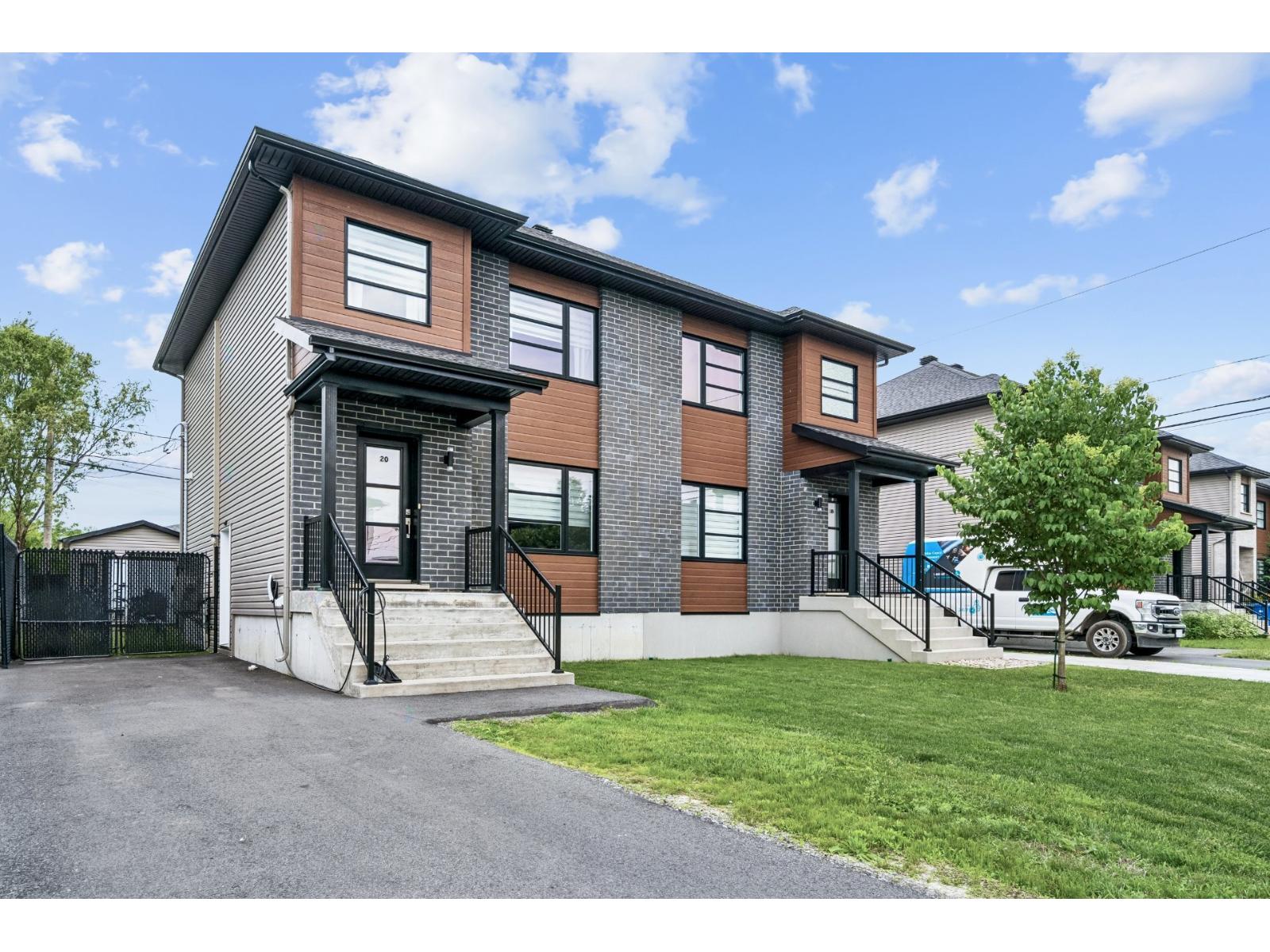 20 Av. Des Pins Property Photo 1