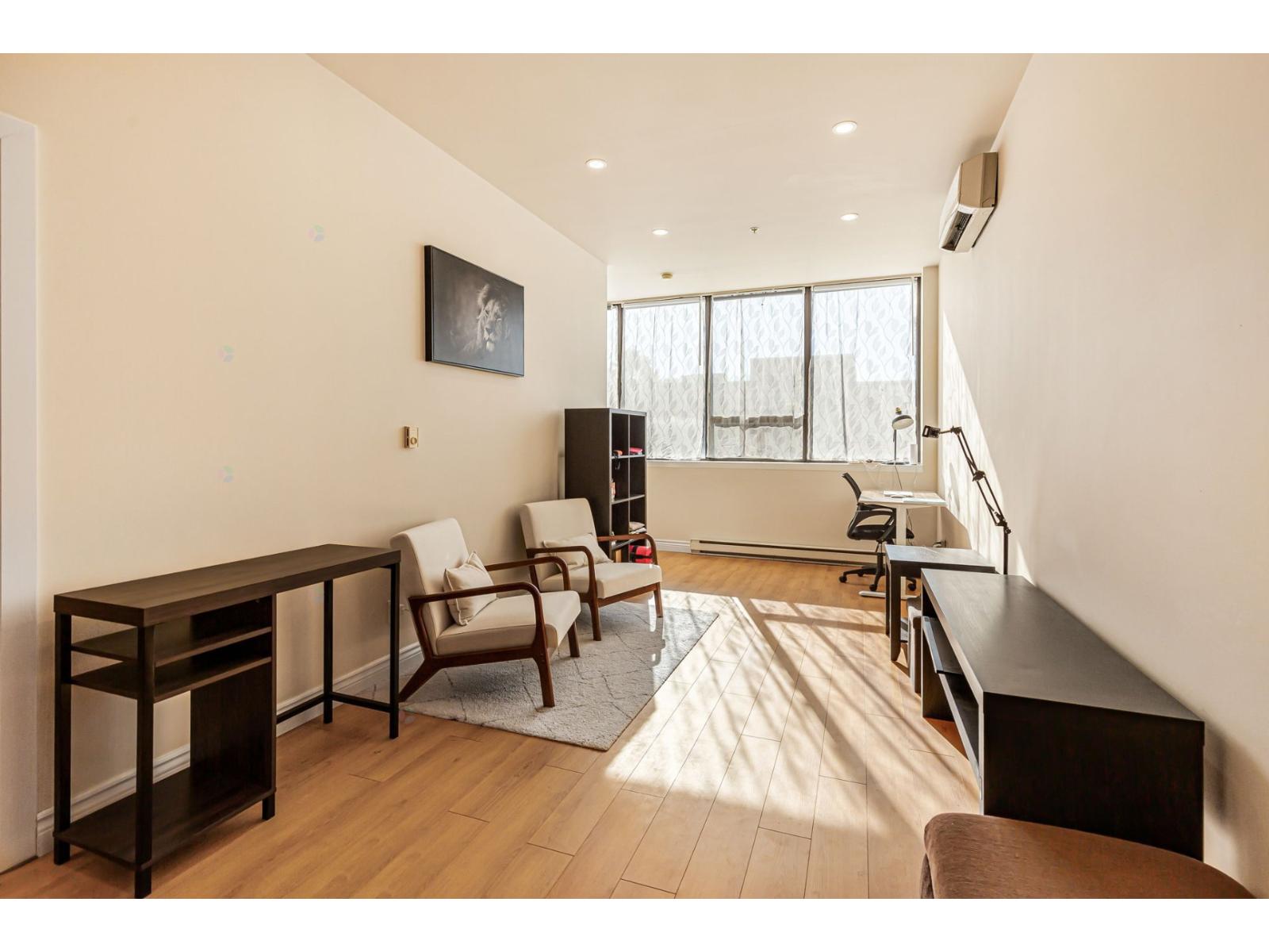 3600 Av. Van Horne, #204