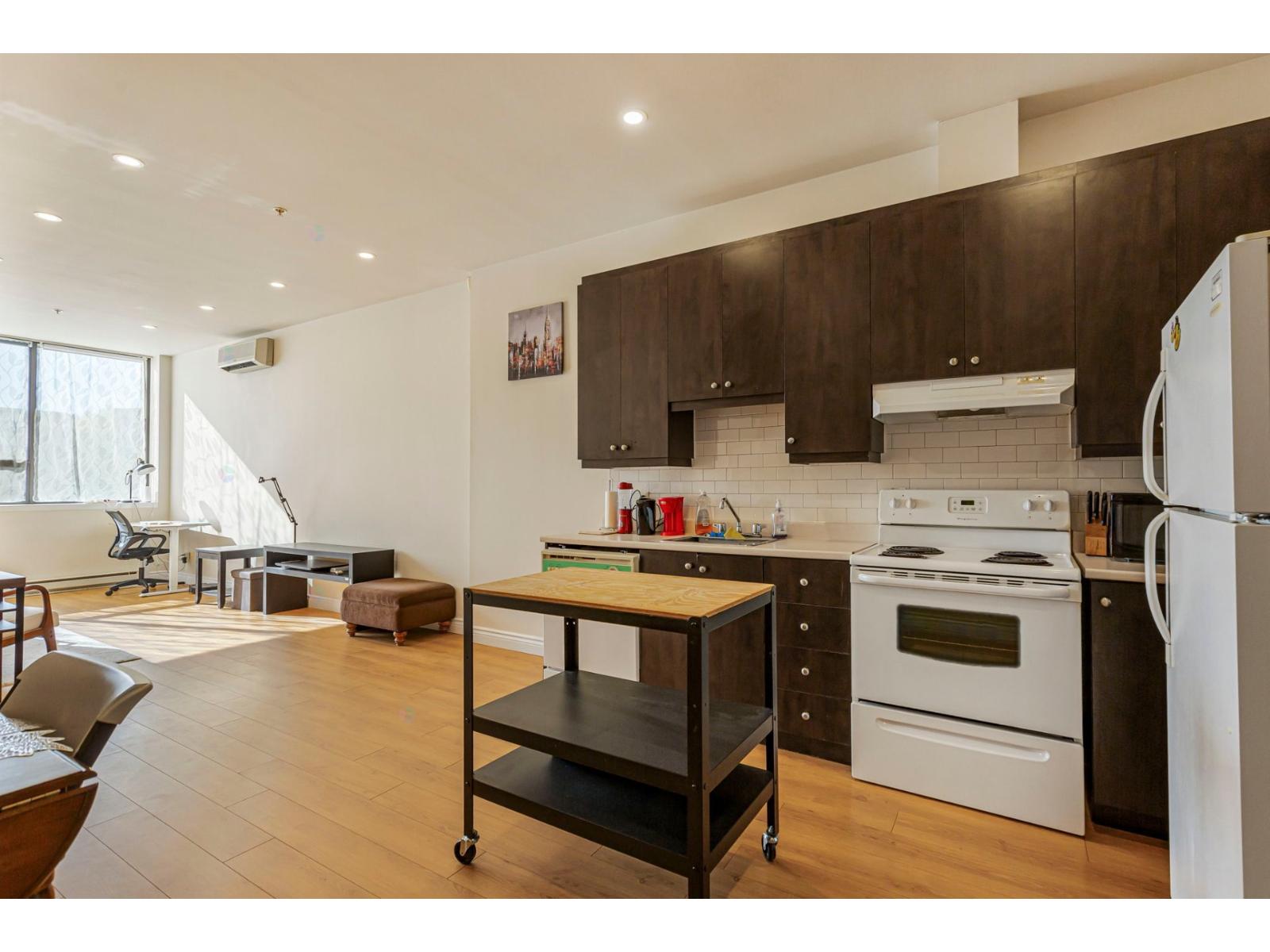 3600 Av. Van Horne, #204 Property Photo 3