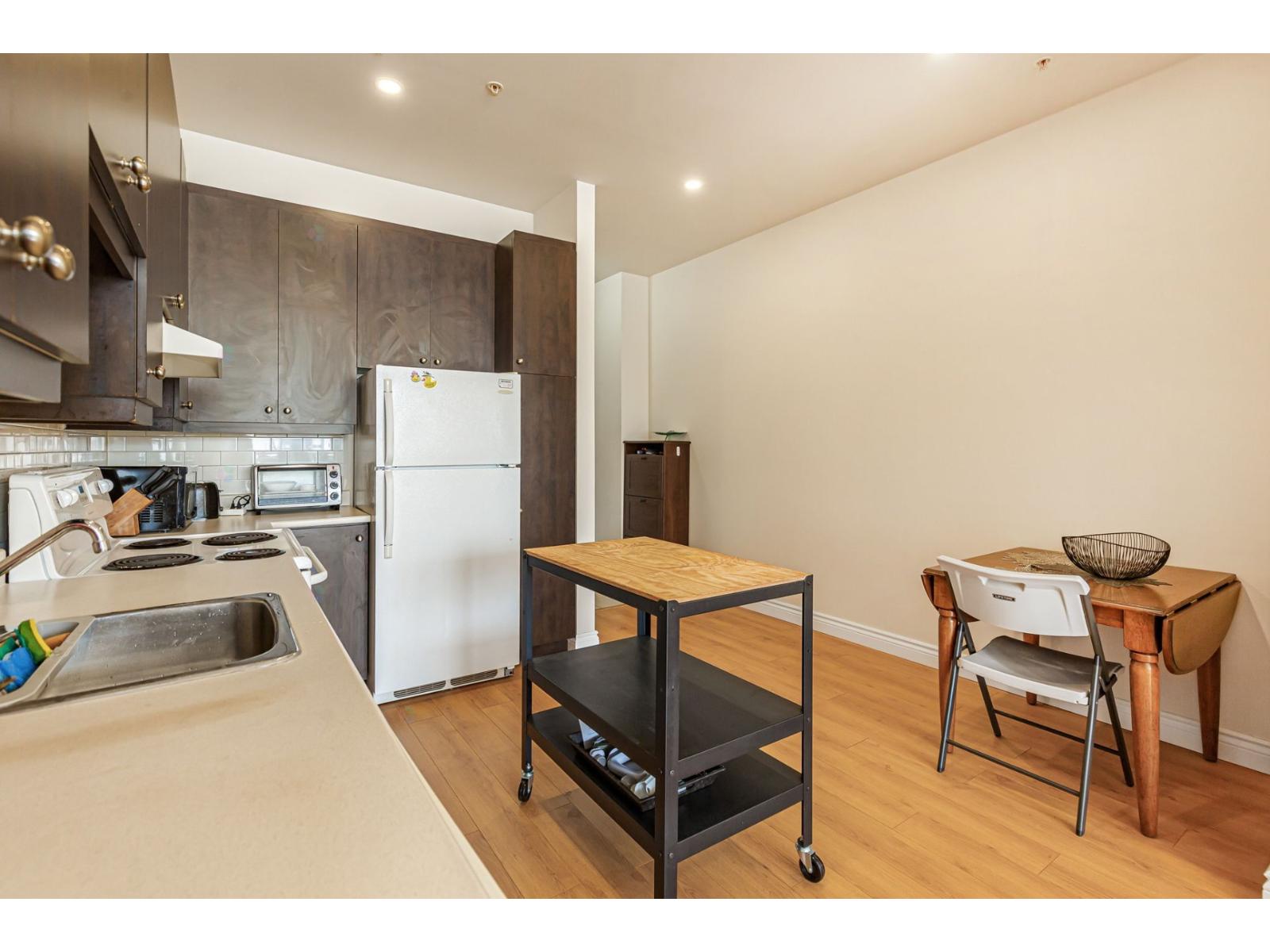 3600 Av. Van Horne, #204 Property Photo 4