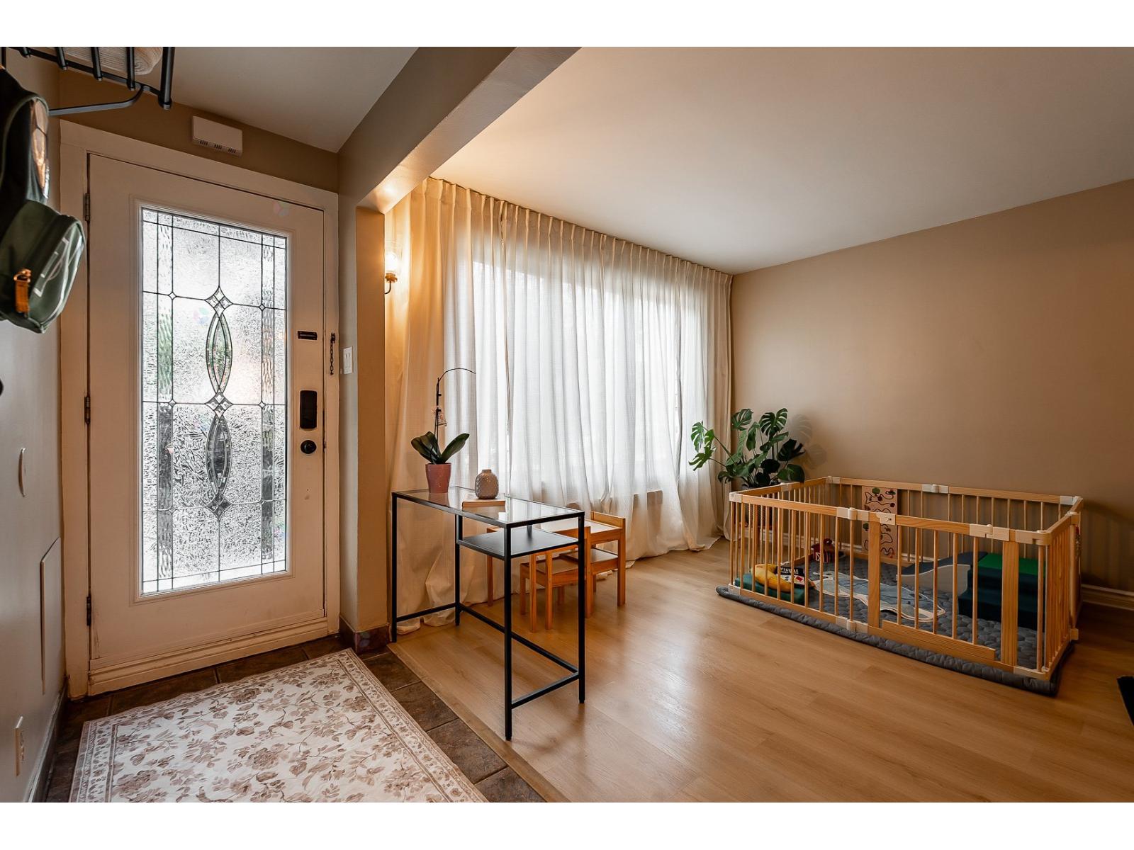 537-539 8e Avenue Property Photo 3