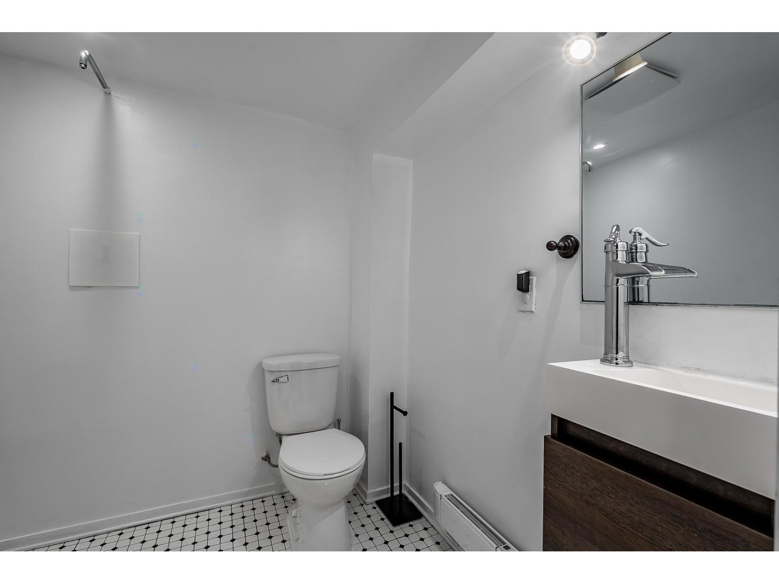 537-539 8e Avenue Property Photo 22